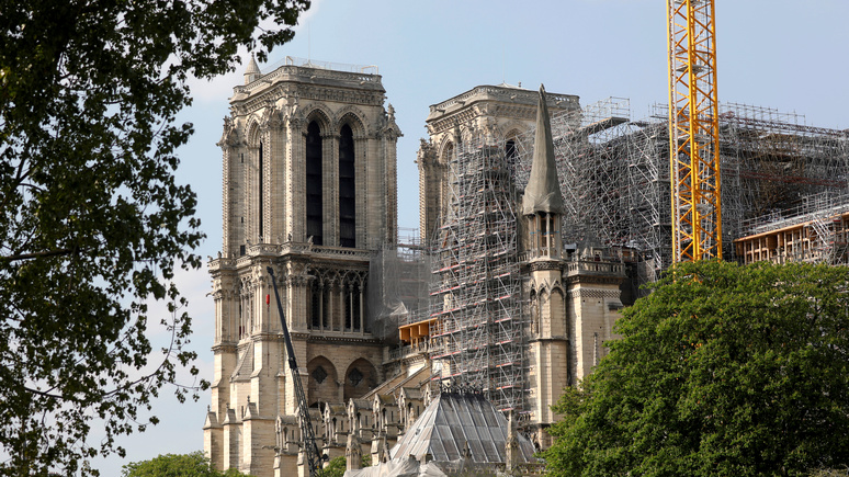 Le Parisien: «можно сказать, спасён» — в Нотр-Даме полностью демонтировали обгоревшие леса 