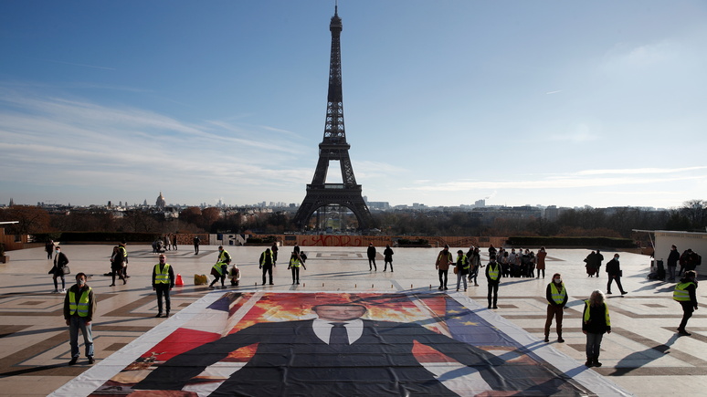 Le Monde: на фоне горящей планеты — активисты обвинили Макрона в экологическом бездействии 