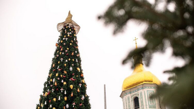 СТРАНА: автор украинской «новогодней шляпы» рассказал о подробностях своего проекта