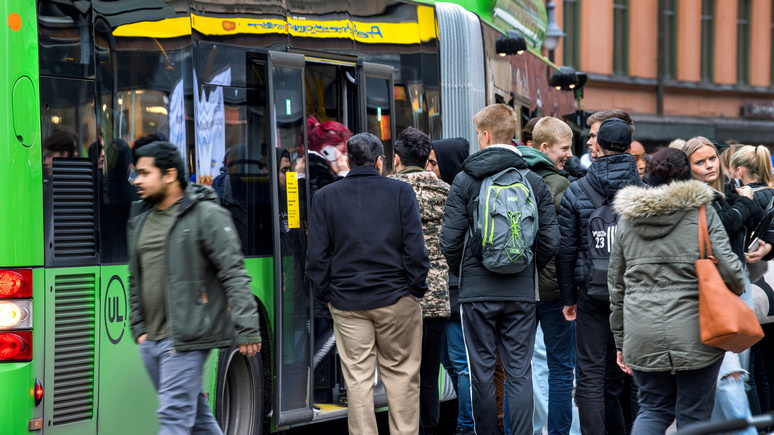 BFM TV: Швеция впервые с начала пандемии рекомендует носить маски в общественном транспорте