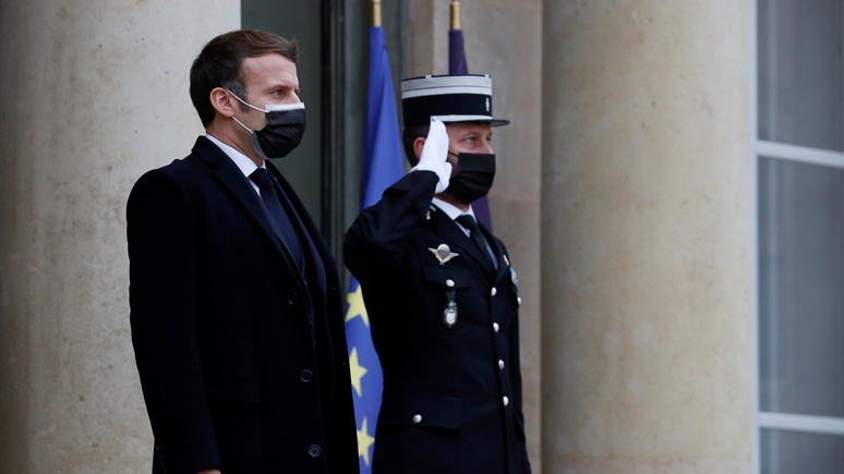 Обозреватель Bloomberg: уговорить французов прививаться — Макрон столкнулся с проблемой Людовика XVI