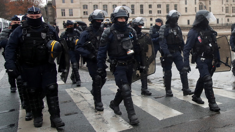Le Parisien: «следовало бы признать непригодными» — уровень подготовки парижских полицейских вызывает тревогу