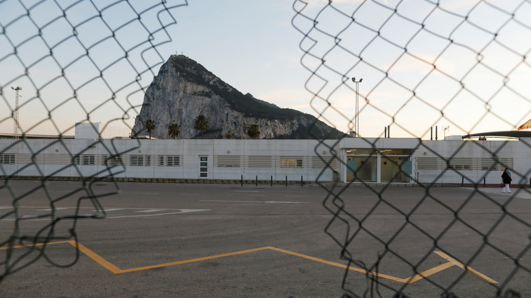 El País: Испания дала Британии 72 часа на то, чтобы договориться и избежать «жёсткого» брексита для Гибралтара