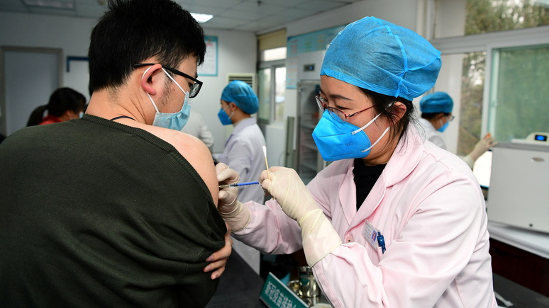 SCMP: власти КНР одобрили вакцину Sinopharm и пообещали китайцам бесплатные прививки 