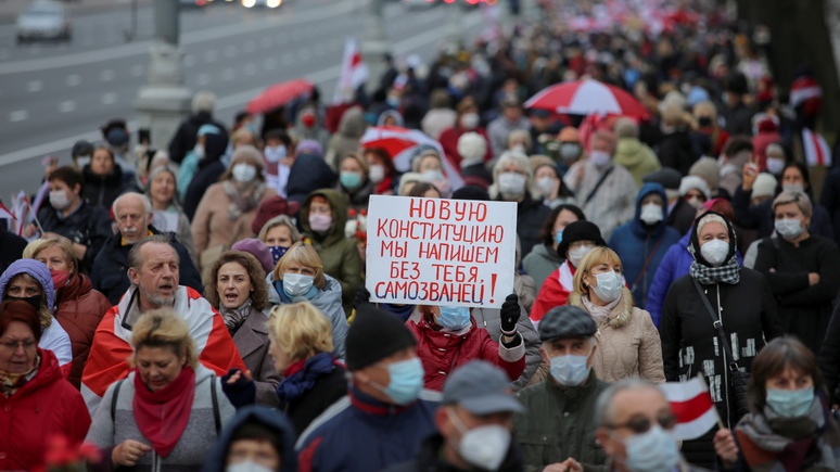 Le Monde: оппозиция надеется на Байдена, но будущее Белоруссии будет решаться в Кремле