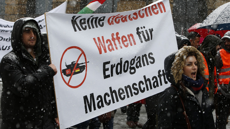 Deutschlandfunk: в вопросе поставок вооружения Берлин говорит одно, а делает совсем другое