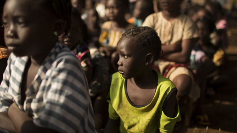 Le Figaro: потерянное поколение — благотворителей призвали помочь вернуть в школы детей из бедных стран