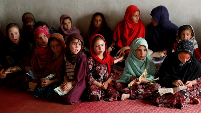 Daily Sabah: почти 10 млн детей Афганистана грозит голод