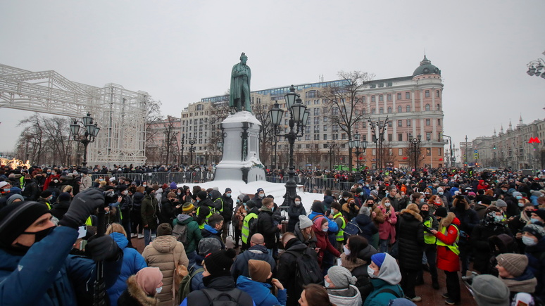 GT: протесты в России показали, что США снова взялись за интервенционизм 