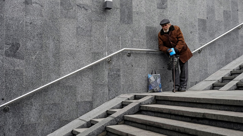 Вести: безработных на Украине стало больше, а вакансий — меньше