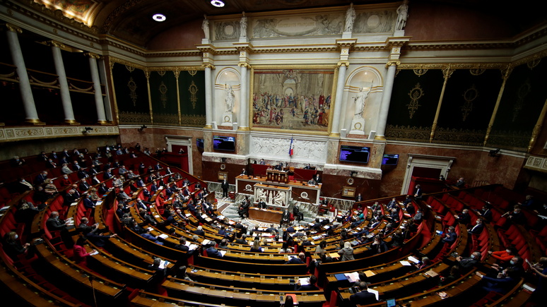 Le Monde: французский парламент одобрил наказание за «сепаратизм»