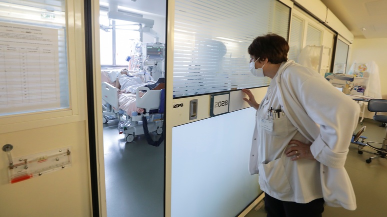 Guardian: эксперты перевели потери от коронавируса на показатель потерянных лет жизни