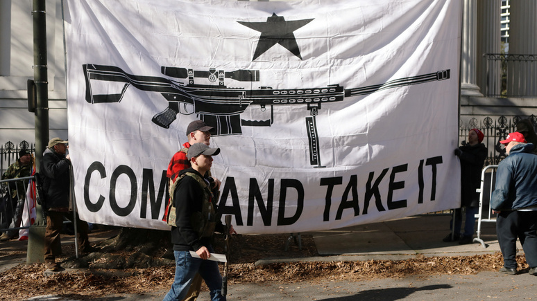 Times: борьба Байдена с оружием в США рискует дать обратный результат