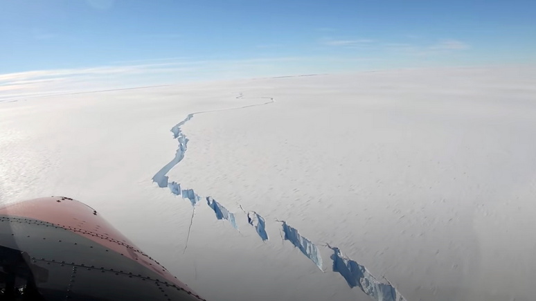 Insider: от Антарктиды откололся айсберг размером с Лос-Анджелес — следующий будет больше и уже скоро 