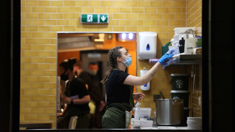 «Место женщины — на кухне»: WP рассказала, как Burger King отметил 8 Марта спорным лозунгом 