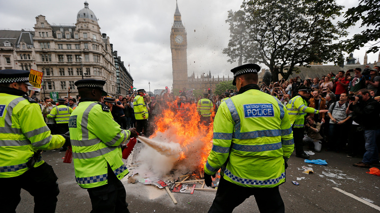 «Заставит покраснеть даже диктатора»: Daily Mirror о реакции на новый британский законопроект о протестах