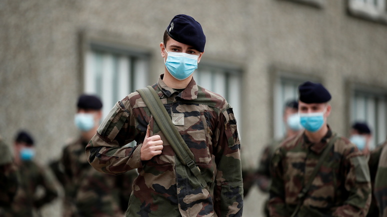 Le Monde: «совершенно недопустимо» — во французской армии обнаружили последователей неонацизма