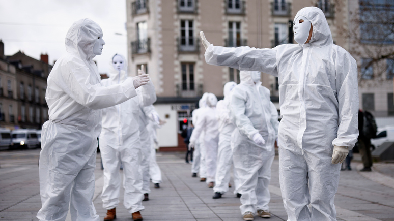 Le Monde: «не могу, у нас же пандемия» — коронавирус стал идеальной уважительной причиной
