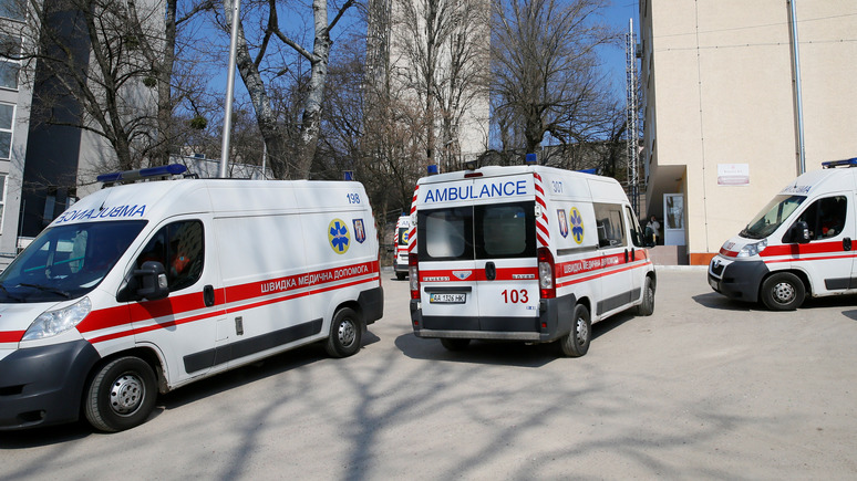 Вести: нет врачей и лекарств — жители Киева часами ждут приезда скорой помощи