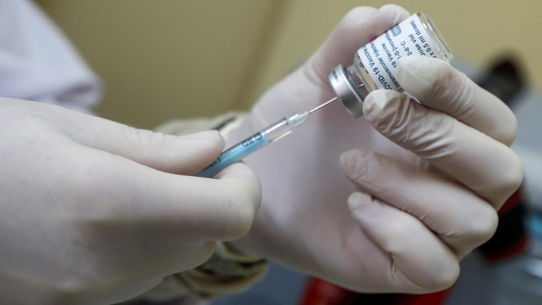 Le Figaro: родственники умершей после вакцинации француженки готовят иск о «непредумышленном убийстве»