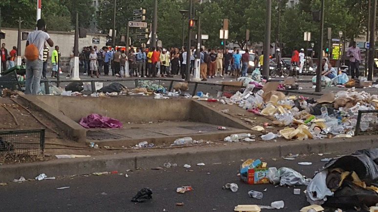 Valeurs actuelles: «больше похоже на Бомбей» — парижане винят власти в превращении Парижа в мусорку  