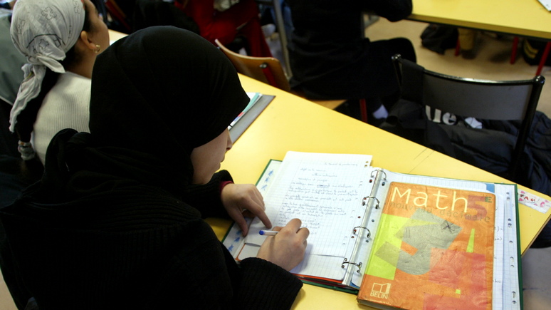 Le Figaro: «перевёрнутый мир» — французский мэр о судебном решении в пользу строительства исламистской школы в его городе