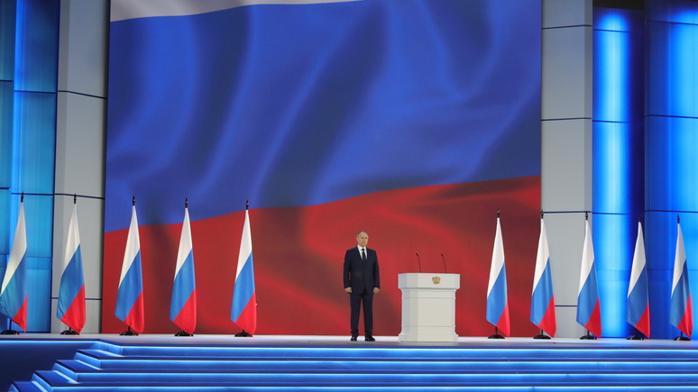 Bloomberg: в своём послании Путин предостерёг другие страны от пересечения российских «красных линий»