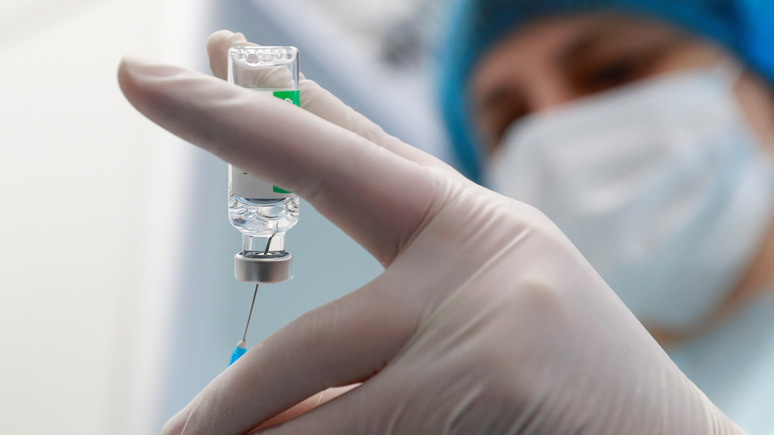 Главред: киевлянку парализовало после прививки индийской вакциной CoviShield