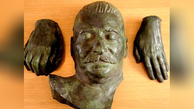 Посмертная маска Сталина ушла с молотка в Великобритании