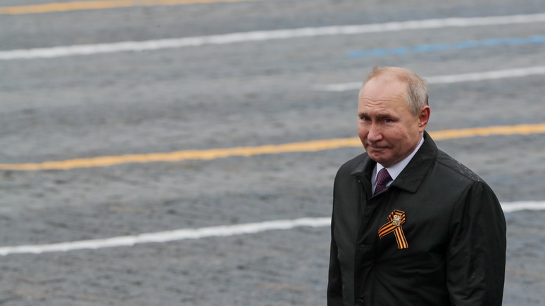 Sun: Путин на параде Победы пообещал оберегать Россию от «угроз с Запада»