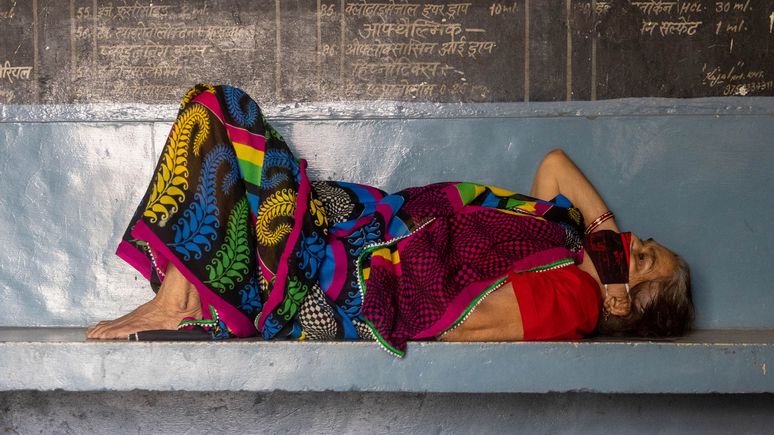Spiegel: число жертв коронавируса в Индии может превышать данные властей в пять раз 