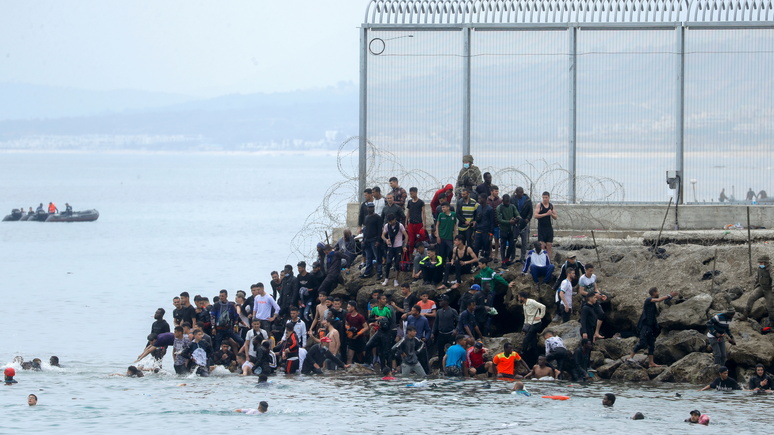 Le Figaro: Евросоюз ждёт новую волну мигрантов после открытия границ