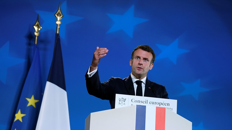 Le Figaro: Макрон высказался за пересмотр политики ЕС в отношении России