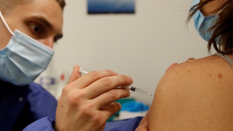 BFM TV: предложение экспертов о вводе обязательной вакцинации раскололо Францию