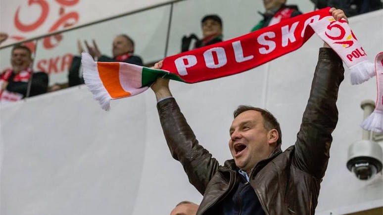 WP: Дуда будет смотреть матч Польша-Россия из дома, чтобы не отнимать места у болельщиков 