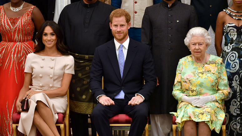 Daily Mail: «великодушный жест королевы» — Елизавета II пригласила принца Гарри на обед