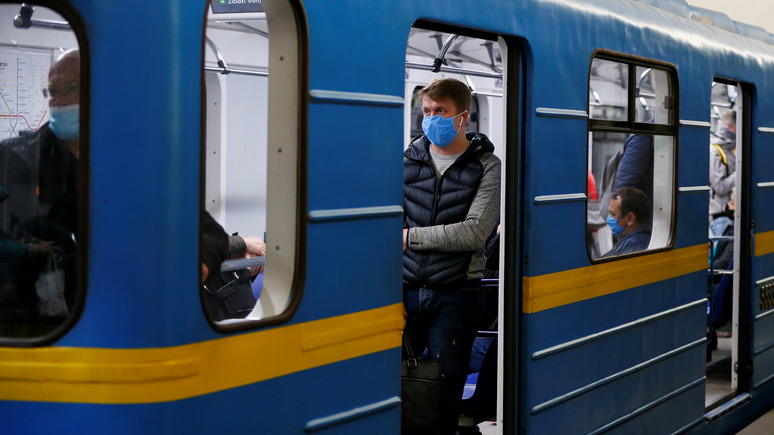 24 канал: киевское метро спрячет от пассажиров таблички «Сделано в России»