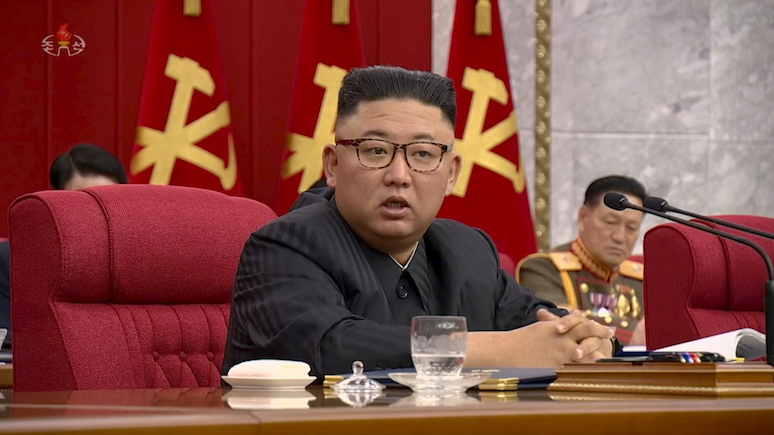 Bloomberg: «слёзы катились сами собой» — КНДР использует похудение Ким Чен Ына в пропагандистских целях