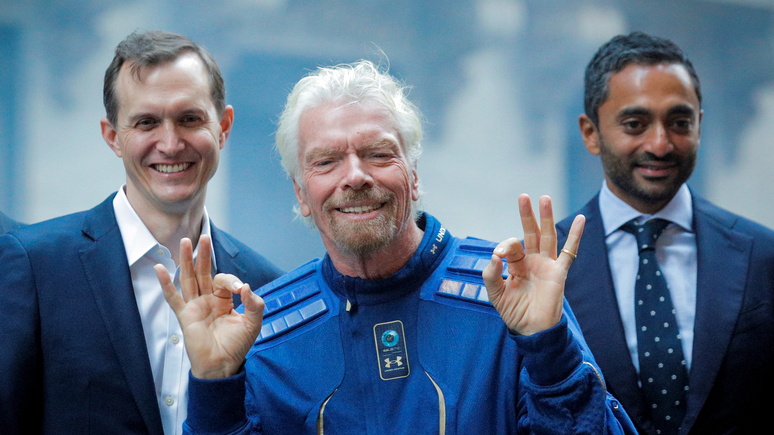 Insider: «личная космическая гонка» — миллиардер Ричард Брэнсон намерен опередить Безоса в суборбитальном полёте 