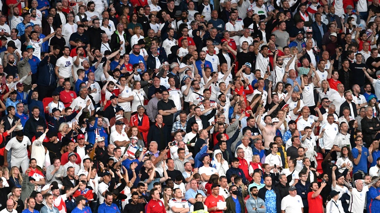 Guardian: толпы болельщиков без масок — в ВОЗ считают финал Евро катастрофой