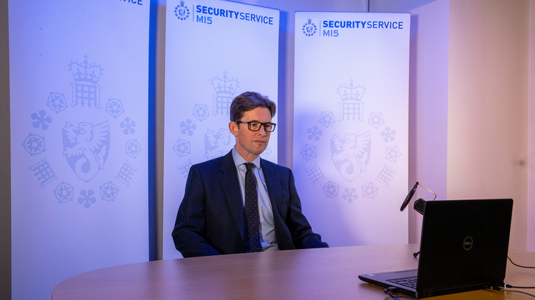 Times: «ищем виноватых» — глава MI5 снял с России ответственность за расистский троллинг британских футболистов