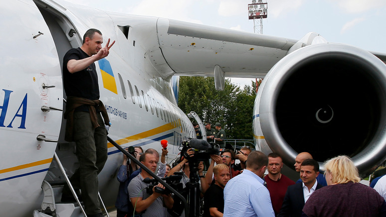 Вести: Сенцов пожаловался на безденежье и пригрозил уехать с Украины