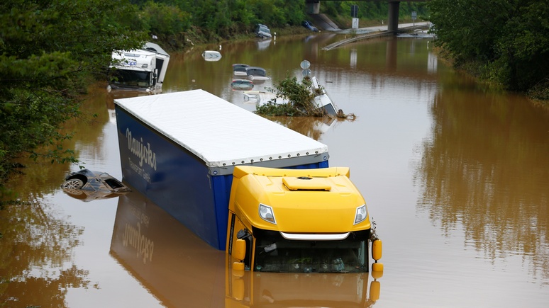 N-TV: режим военной катастрофы — спасаться от наводнения немцам помогают сотни солдат бундесвера