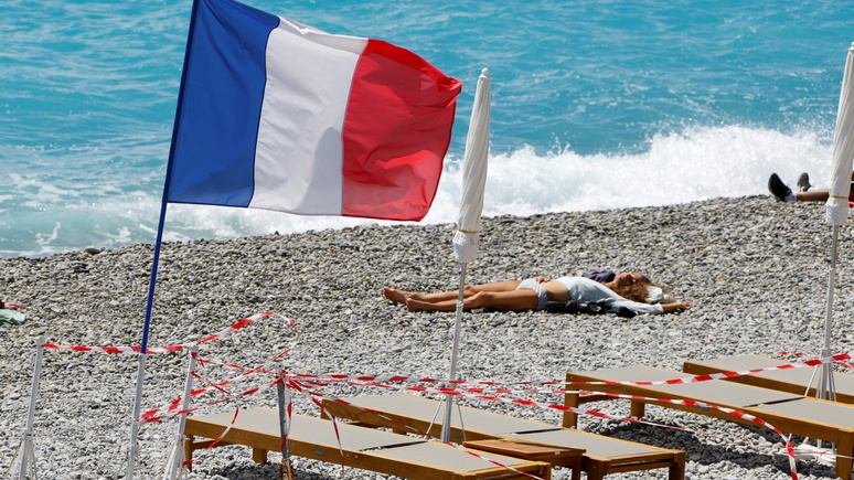 Le Figaro: отменять или нет, вот в чём вопрос — французы ломают голову, что делать с планами на лето