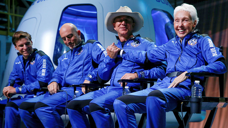 Insider: сенатор Уоррен призвала Безоса платить больше налогов после космического полёта