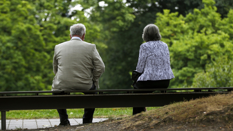 Guardian: «хуже, чем одиночество» — онлайн-общение не помогло пожилым британцам справиться с изоляцией в пандемию