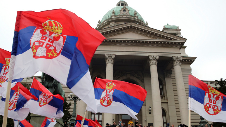 Аналитик: чем дольше затягиваются переговоры о вступлении Сербии в ЕС, тем сильнее она сближается с Россией и Китаем