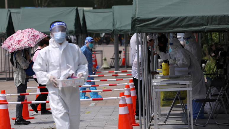 CNN: в Китае наказали 47 должностных лиц за неспособность сдержать вспышку коронавируса