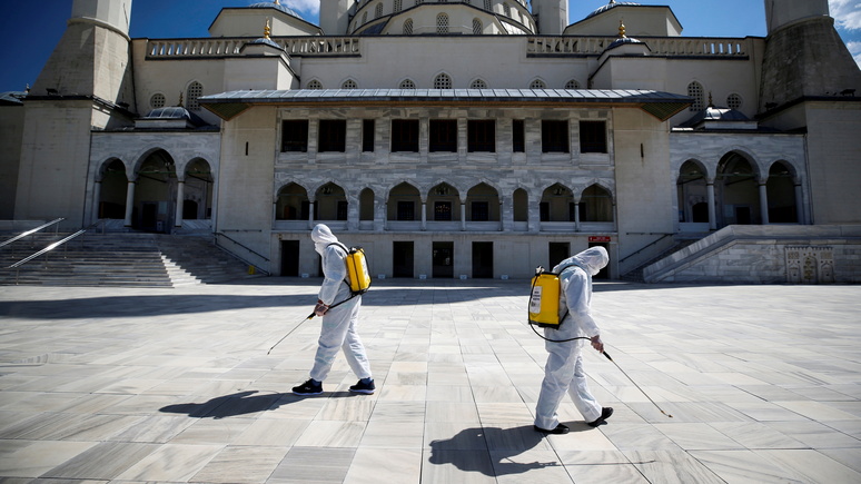 HDN: в сентябре в Турции вводят обязательные ПЦР-тесты для непривитых 
