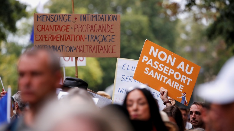 Le Monde: во Франции антиковидные протесты собирают всё меньше участников